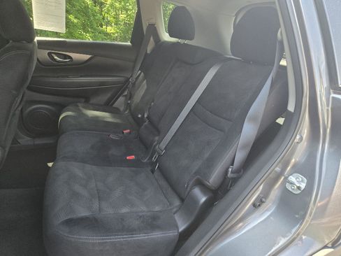 Used 2015 Nissan Rogue SV w/ SV Moonroof Package FWD image 25