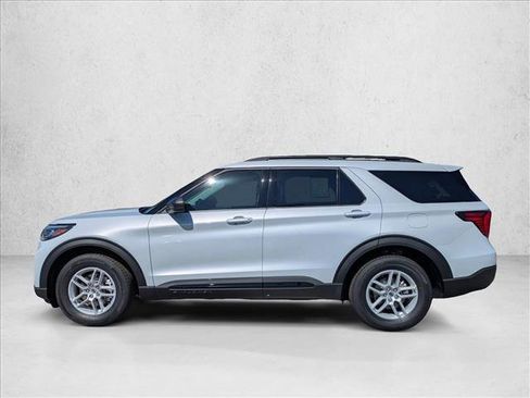 New 2026 Ford Explorer Active RWD image 5