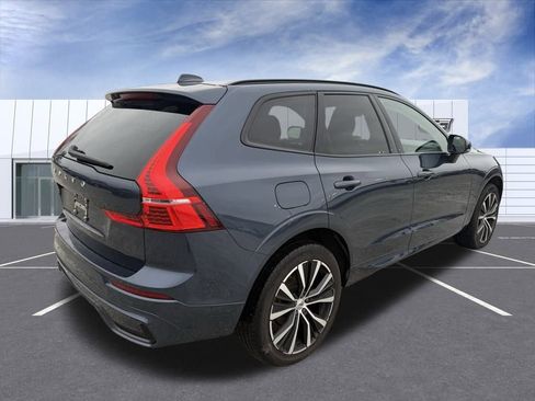 Used 2024 Volvo XC60 B5 Plus image 3