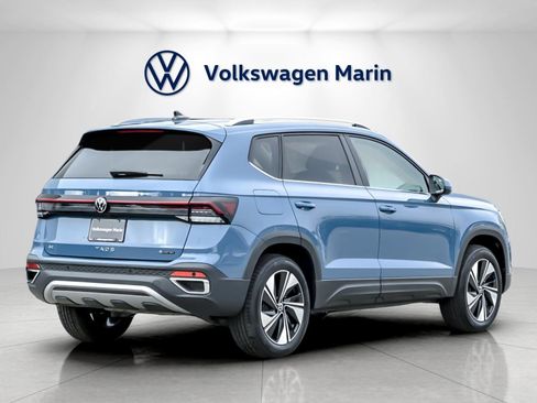 New 2026 Volkswagen Taos SE image 5