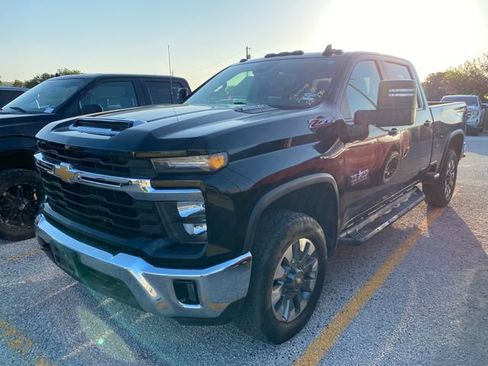 Used 2024 Chevrolet Silverado 2500 LT w/ Texas Edition AWD/4WD image 2