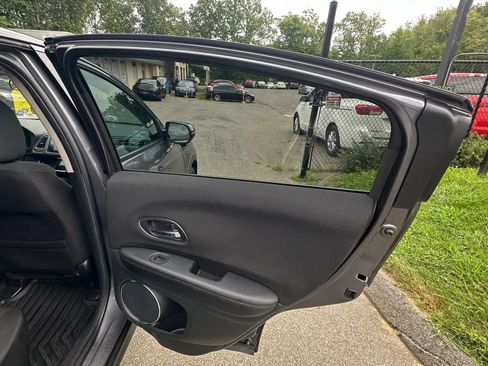 Used 2016 Honda HR-V EX image 31