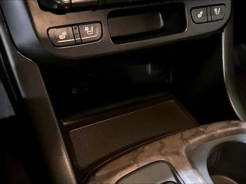 Used 2021 GMC Canyon Denali image 25