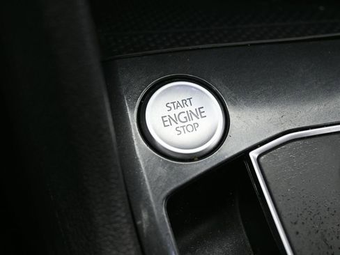 Used 2020 Volkswagen Tiguan SE R-Line image 22