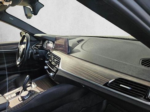 Used 2017 BMW 540i image 24