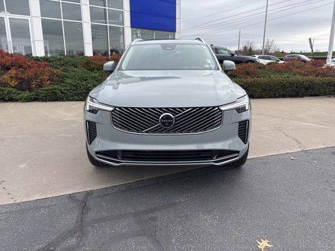 Certified 2025 Volvo XC90 B5 Plus image 2