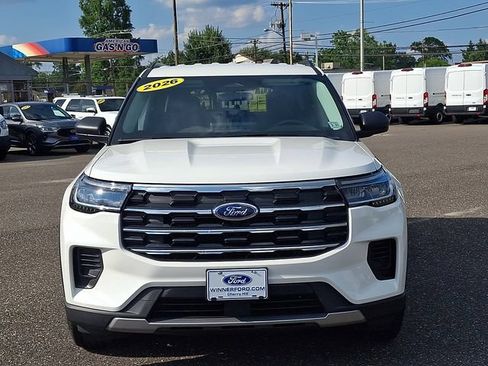 Used 2026 Ford Explorer Active AWD/4WD image 2