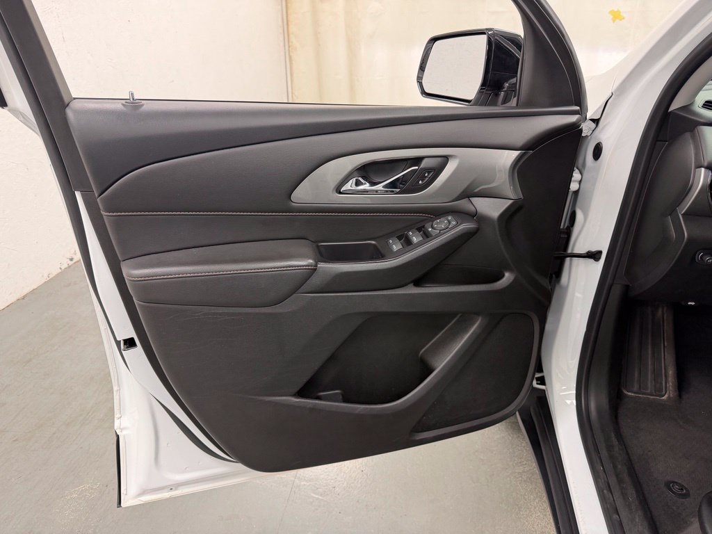 Used 2020 Chevrolet Traverse LS FWD image 20