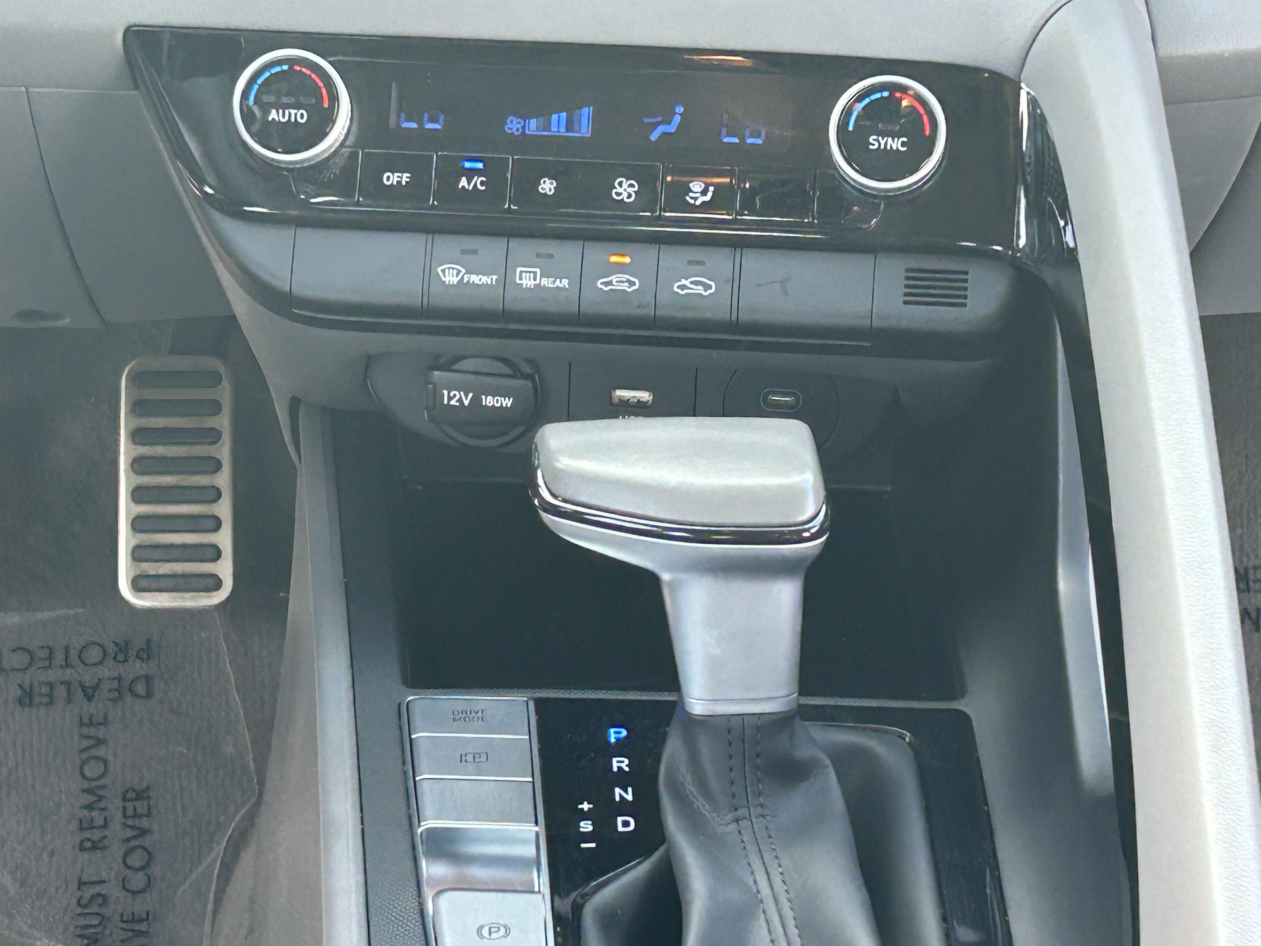 Used 2025 Hyundai Elantra SEL FWD image 20