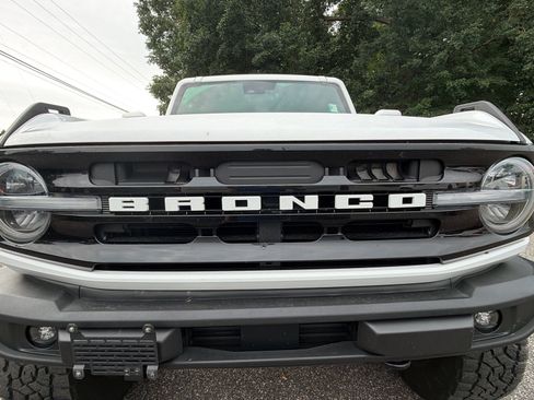 Used 2023 Ford Bronco Outer Banks AWD/4WD image 11