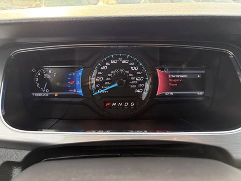 Used 2014 Ford Taurus SEL w/ Equipment Group 201A FWD image 19