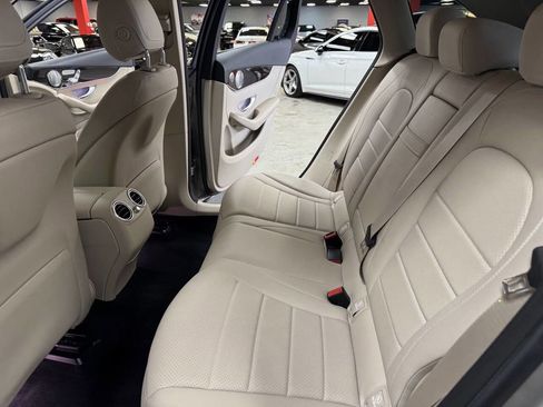 Used 2020 Mercedes-Benz GLC 300 image 45