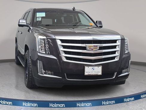 Used 2016 Cadillac Escalade Luxury AWD/4WD image 3