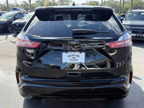Certified 2023 Ford Edge SE w/ Black Appearance Package AWD/4WD image 6