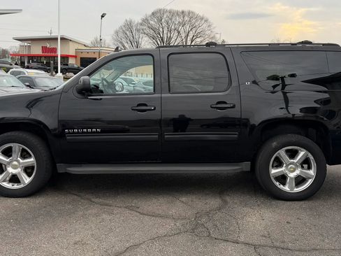 Used 2013 Chevrolet Suburban LT w/ Luxury Package image 2