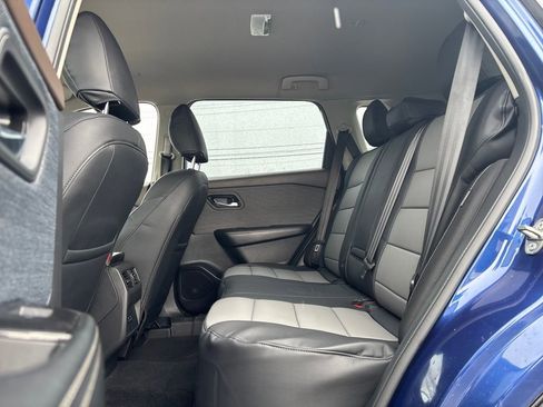 Used 2023 Nissan Rogue SV AWD/4WD image 14