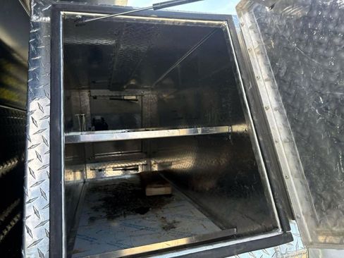 Used 2024 Ford F550 4x4 Regular Cab Super Duty image 6