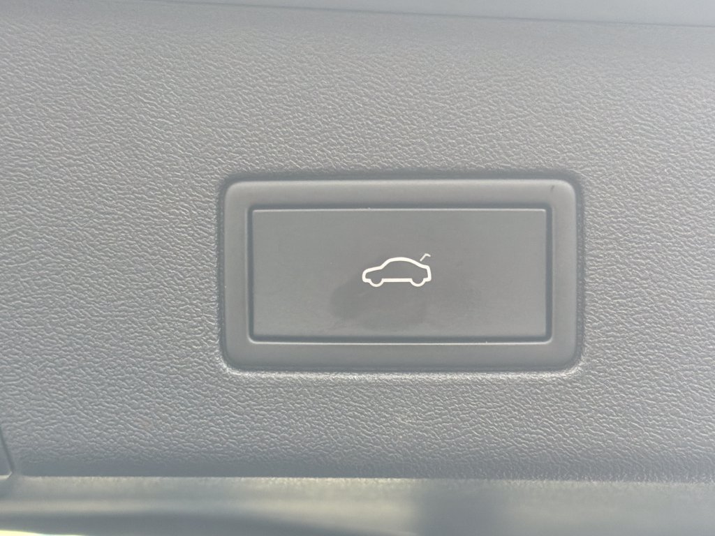 Certified 2023 Volkswagen ID.4 Pro S AWD/4WD image 30