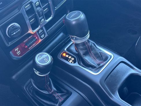 Used 2022 Jeep Gladiator Rubicon w/ LED Lighting Group image 23