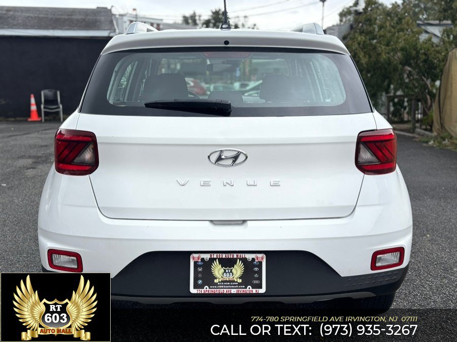 Used 2025 Hyundai Venue SEL FWD image 5