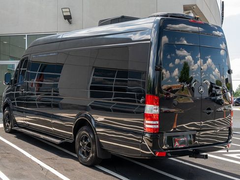 Used 2017 Mercedes-Benz Sprinter 2500 image 14