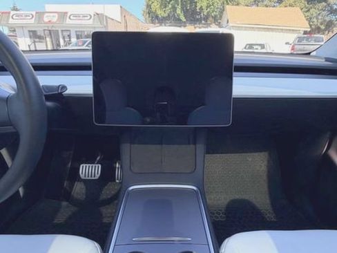 Used 2022 Tesla Model Y Performance AWD/4WD image 29