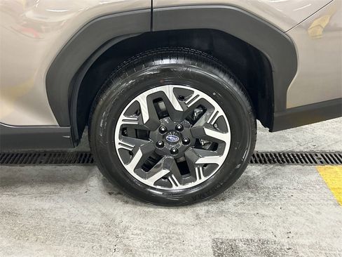 Certified 2025 Subaru Forester Premium image 11