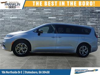 Used 2024 Chrysler Pacifica Limited video 2