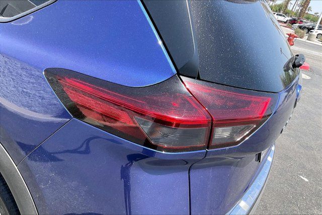 Used 2023 Nissan Rogue SV FWD image 28