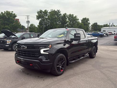 Used 2024 Chevrolet Silverado 1500 RST w/ Redline Edition AWD/4WD image 7