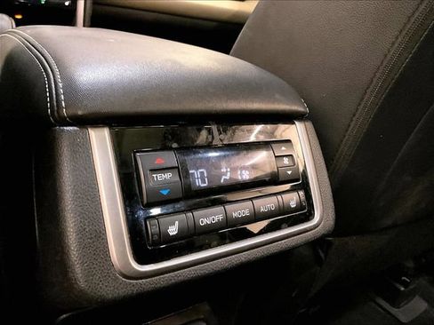 Used 2022 Subaru Ascent Limited w/ Technology Package AWD/4WD image 33