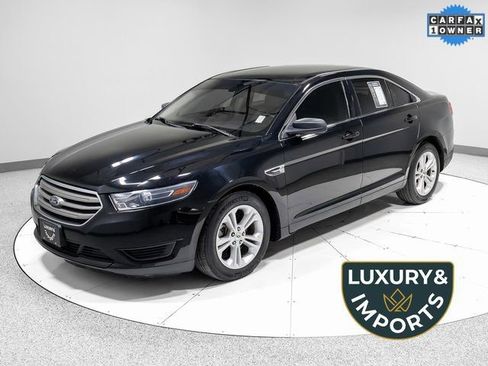 Used 2018 Ford Taurus SE image 1