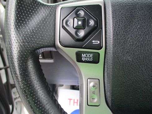 Used 2017 Toyota 4Runner SR5 Premium image 13