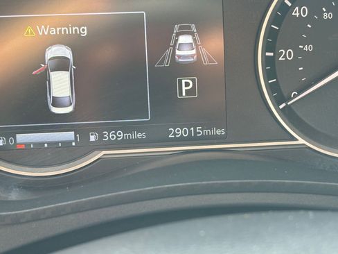 Used 2025 Nissan Versa SV FWD image 28