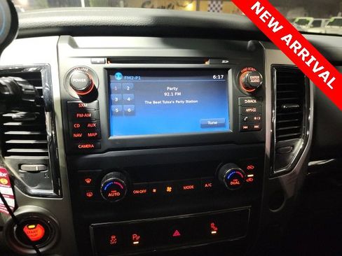Used 2017 Nissan Titan SV image 17
