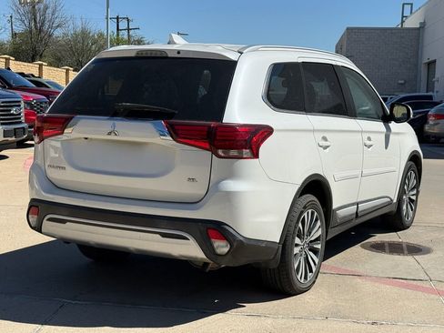 Used 2020 Mitsubishi Outlander FWD image 5