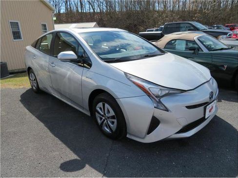 Used 2017 Toyota Prius Three Touring image 12