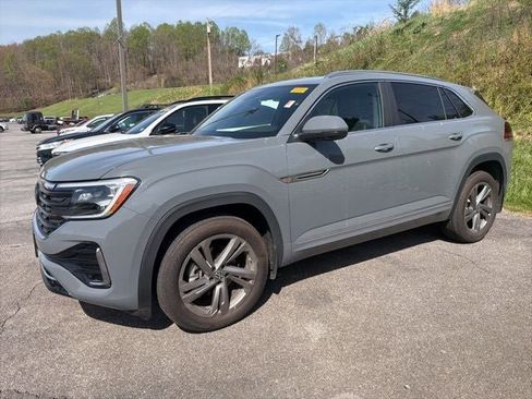 Used 2024 Volkswagen Atlas Cross Sport SEL R-Line image 3