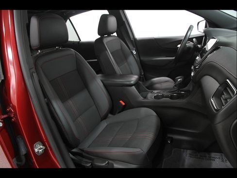 Certified 2022 Chevrolet Equinox RS w/ Infotainment Package FWD image 17