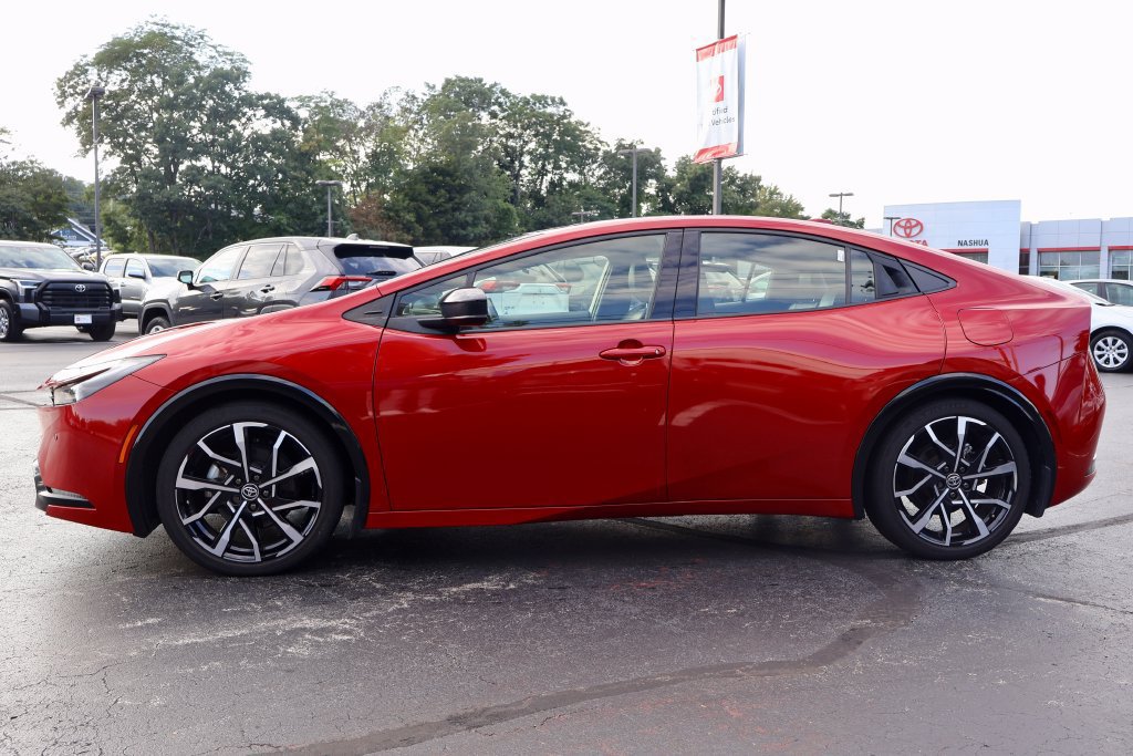 Certified 2024 Toyota Prius Prime FWD image 3