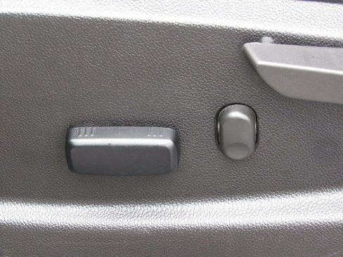 Used 2022 GMC Canyon AT4 image 15