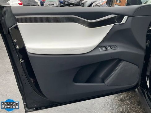 Used 2018 Tesla Model X 75D image 23