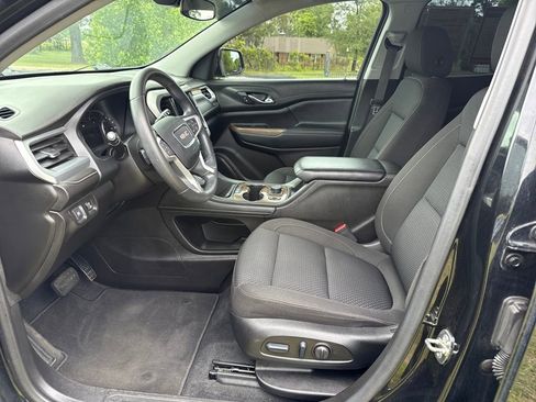 Used 2023 GMC Acadia SLE w/ Driver Convenience Package image 12