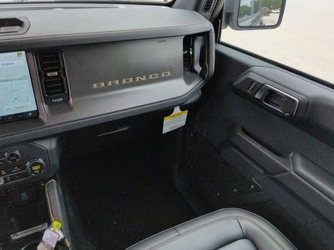 New 2025 Ford Bronco Badlands image 19