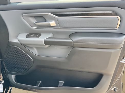 Used 2019 RAM 1500 Big Horn AWD/4WD image 9