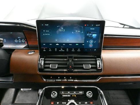 Used 2024 Lincoln Navigator Reserve w/ Equipment Group 201A AWD/4WD image 34