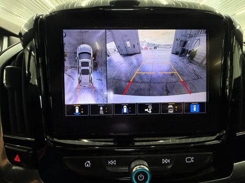 Used 2023 Chevrolet Traverse RS AWD/4WD image 22