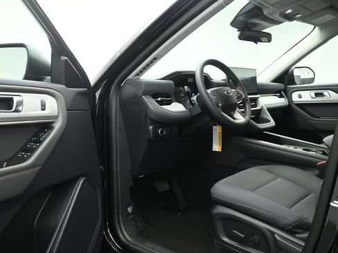 New 2026 Ford Explorer Active RWD image 8