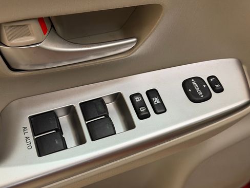 Used 2012 Toyota Prius V Five image 23