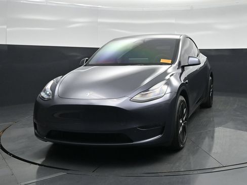 Used 2023 Tesla Model Y Long Range AWD/4WD image 47